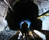 В глубоких подземельях